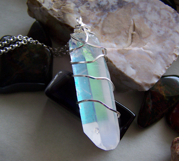 Dragon Iridescent Scale Point Necklace