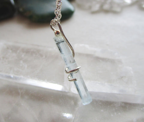 1PC Natural Aquamarine Rough Raw Stone Pendant Mineral Jewelry Reiki  Healing Crystal Necklace Men Women Decoration Gifts