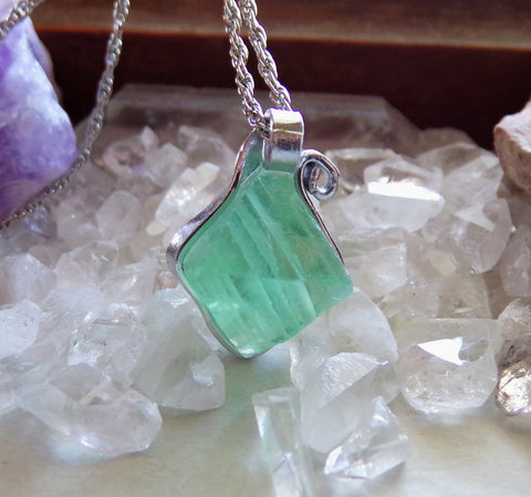 Genuine Fluorite Octahedron Pendant w/ Necklace 22 Silver Plated Singapore  / E